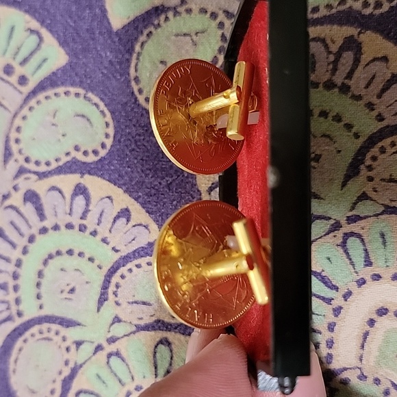Vintage Elizabeth II Half Penny Cuff links - Picture 3 of 6